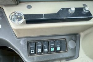 サムネイル: 平成24年　ヤンマー 油圧ショベル SV100-1　★後方小旋回　★使用時間2496HR　